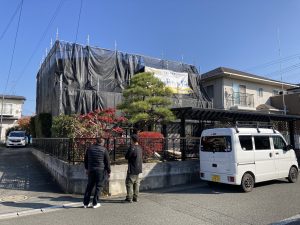 太陽の光が降り注ぐカーポート✨